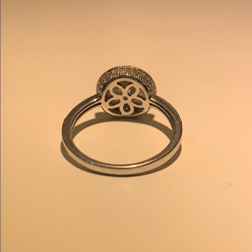 Halo Ring - Picture 7 of 9
